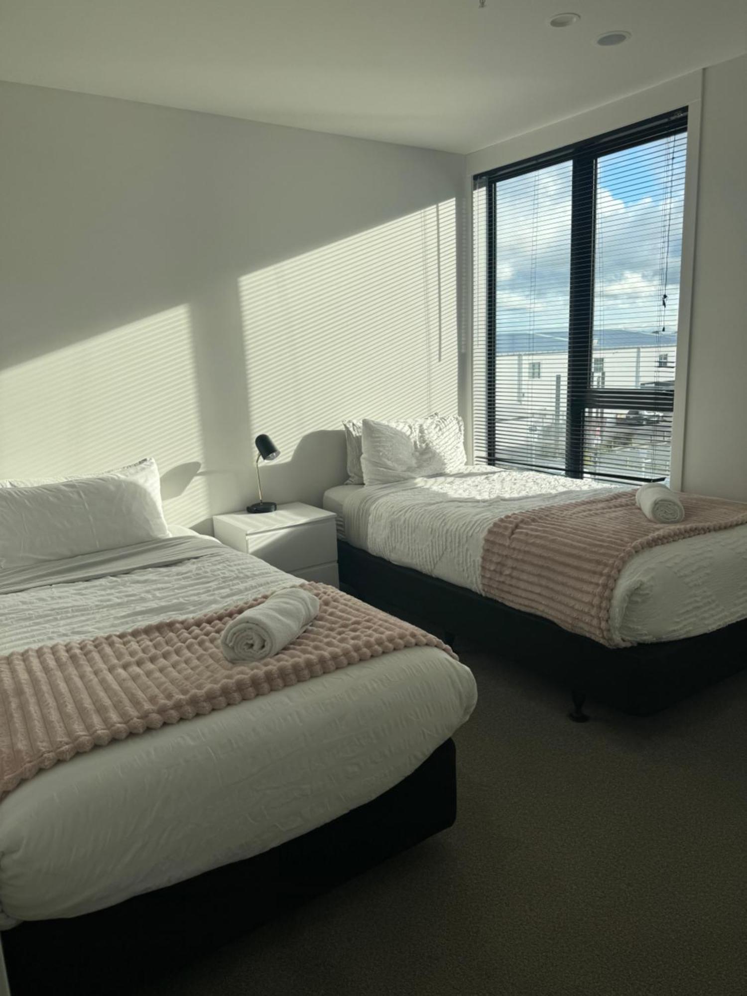 2 Bedrooms Apprtmt Plus Underground Parking In Cbd Christchurch Luaran gambar